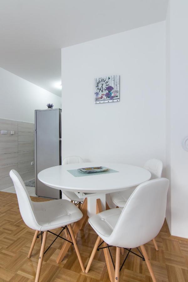 Apartman Carica Високо Екстериор снимка